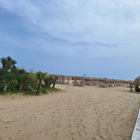 Arena I By The Sea Apartmán *